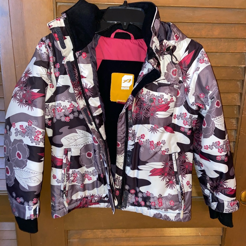 Girls ORAGE jacket 🧥